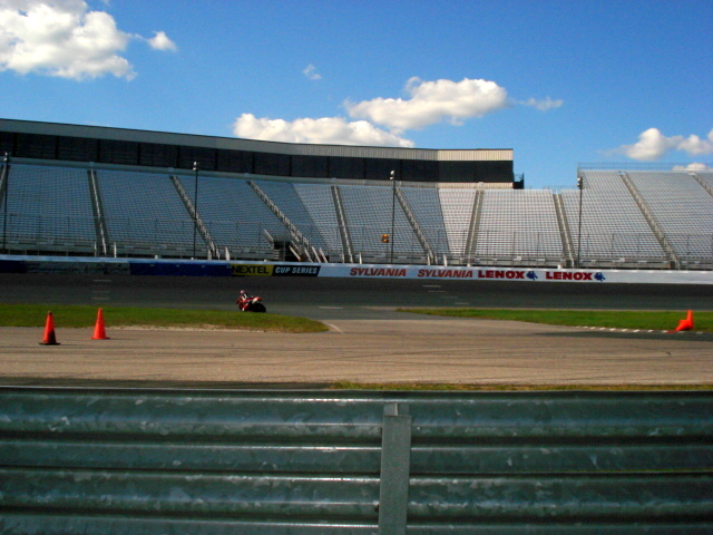 gal/2007 Loudon Track Day/pictures_082.jpg